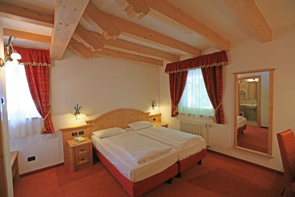 Hotel Laurin Canazei Habitación foto