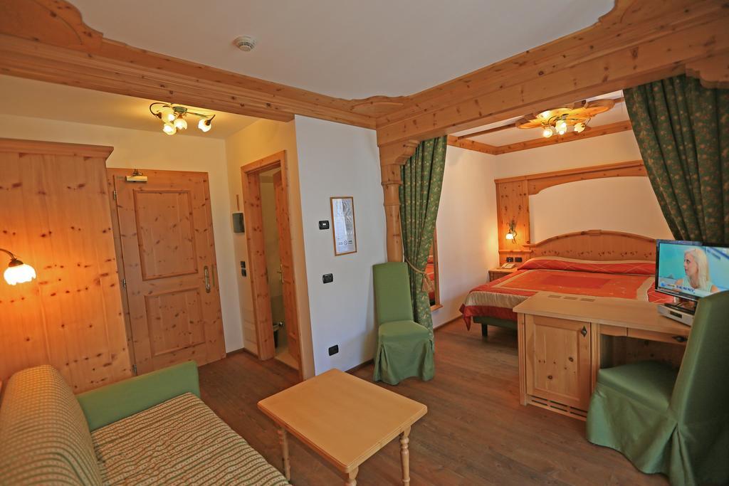 Hotel Laurin Canazei Habitación foto